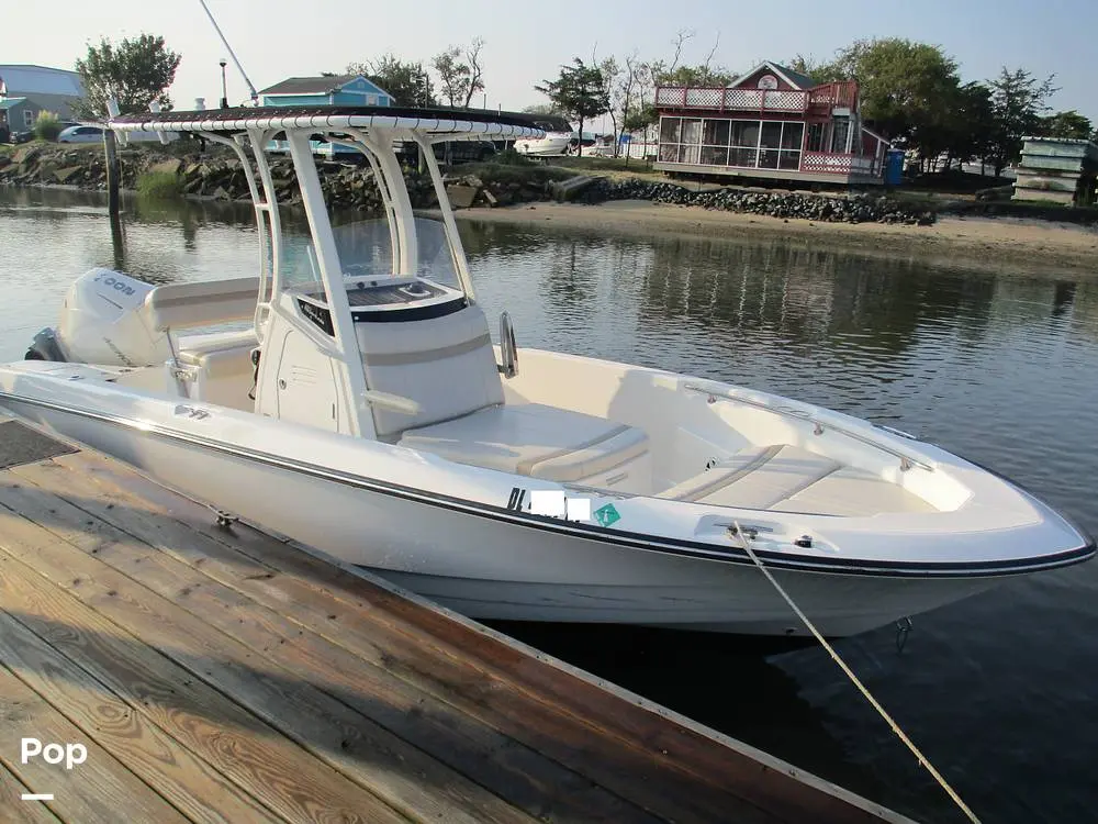 2023 Boston Whaler 220 dauntless