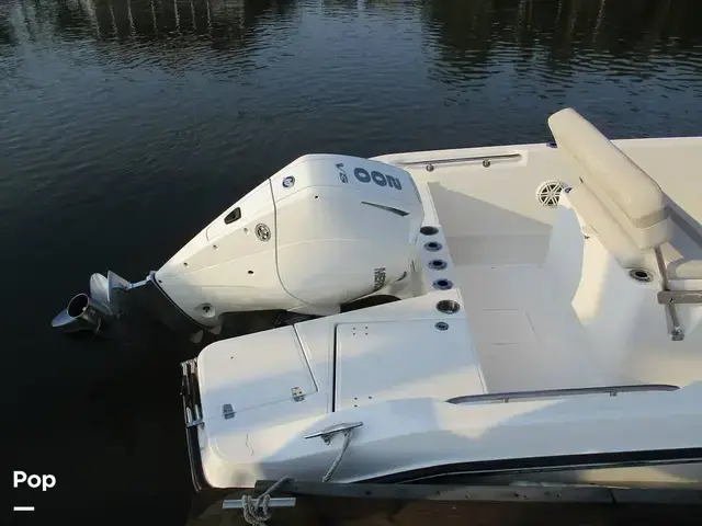 Boston Whaler 220 Dauntless