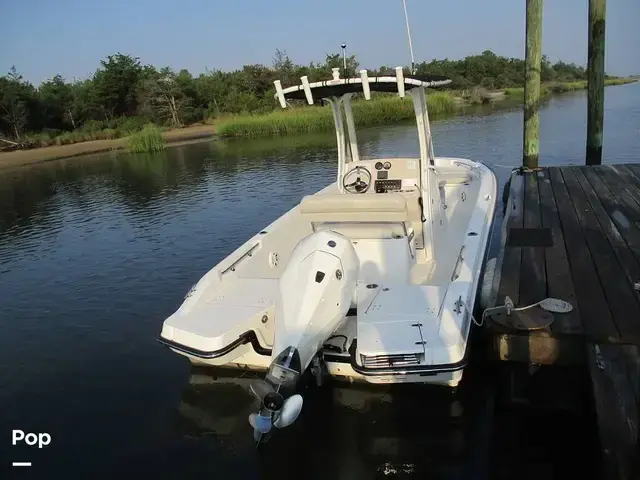 Boston Whaler 220 Dauntless