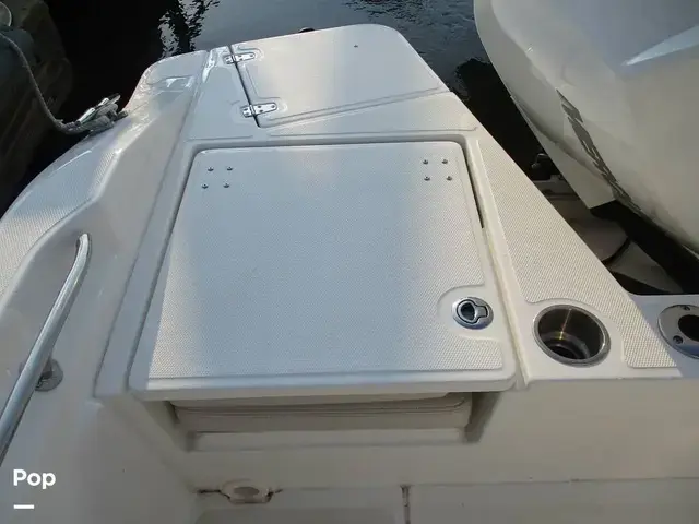 Boston Whaler 220 Dauntless