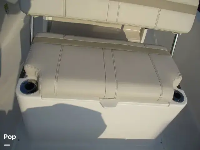 Boston Whaler 220 Dauntless