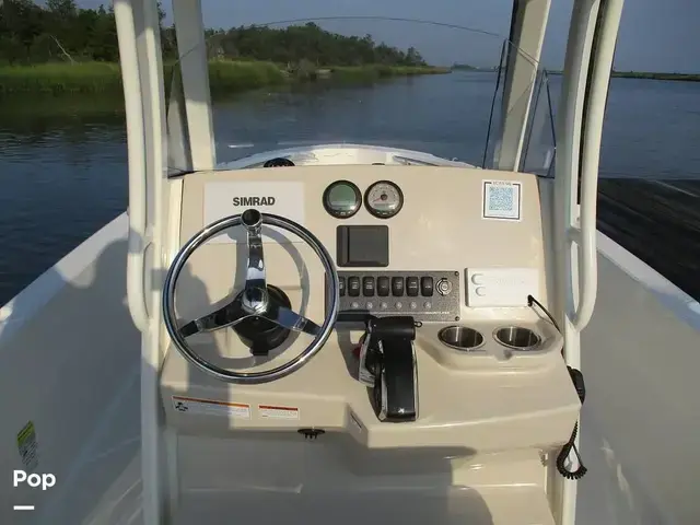 Boston Whaler 220 Dauntless