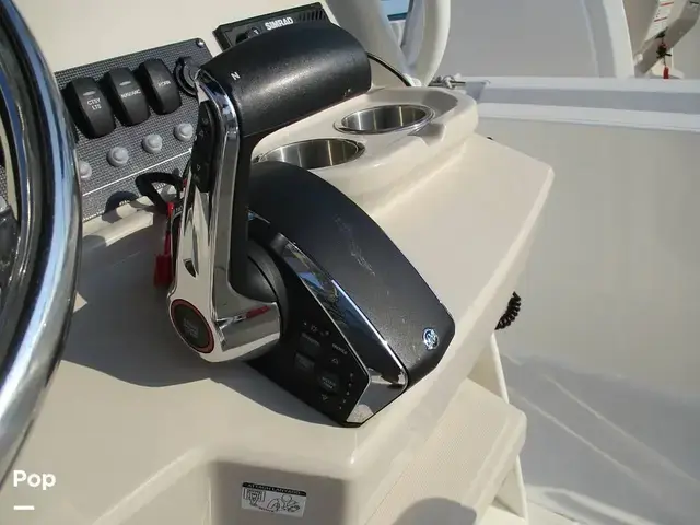 Boston Whaler 220 Dauntless