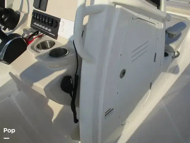 Boston Whaler 220 Dauntless