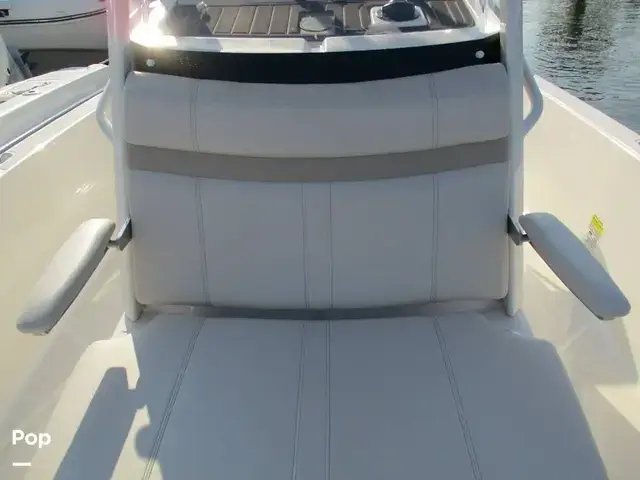 Boston Whaler 220 Dauntless