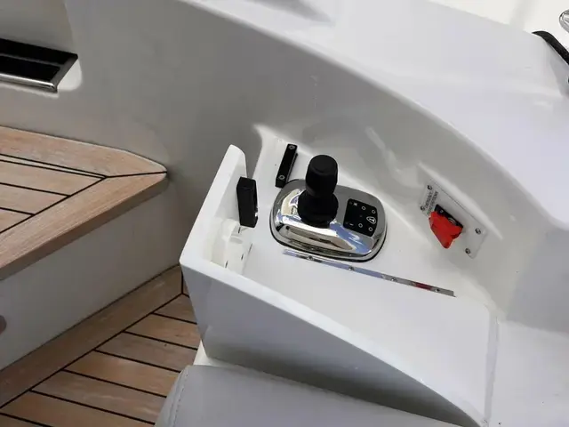 Sea Ray L550 Fly