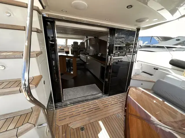 Sea Ray L550 Fly