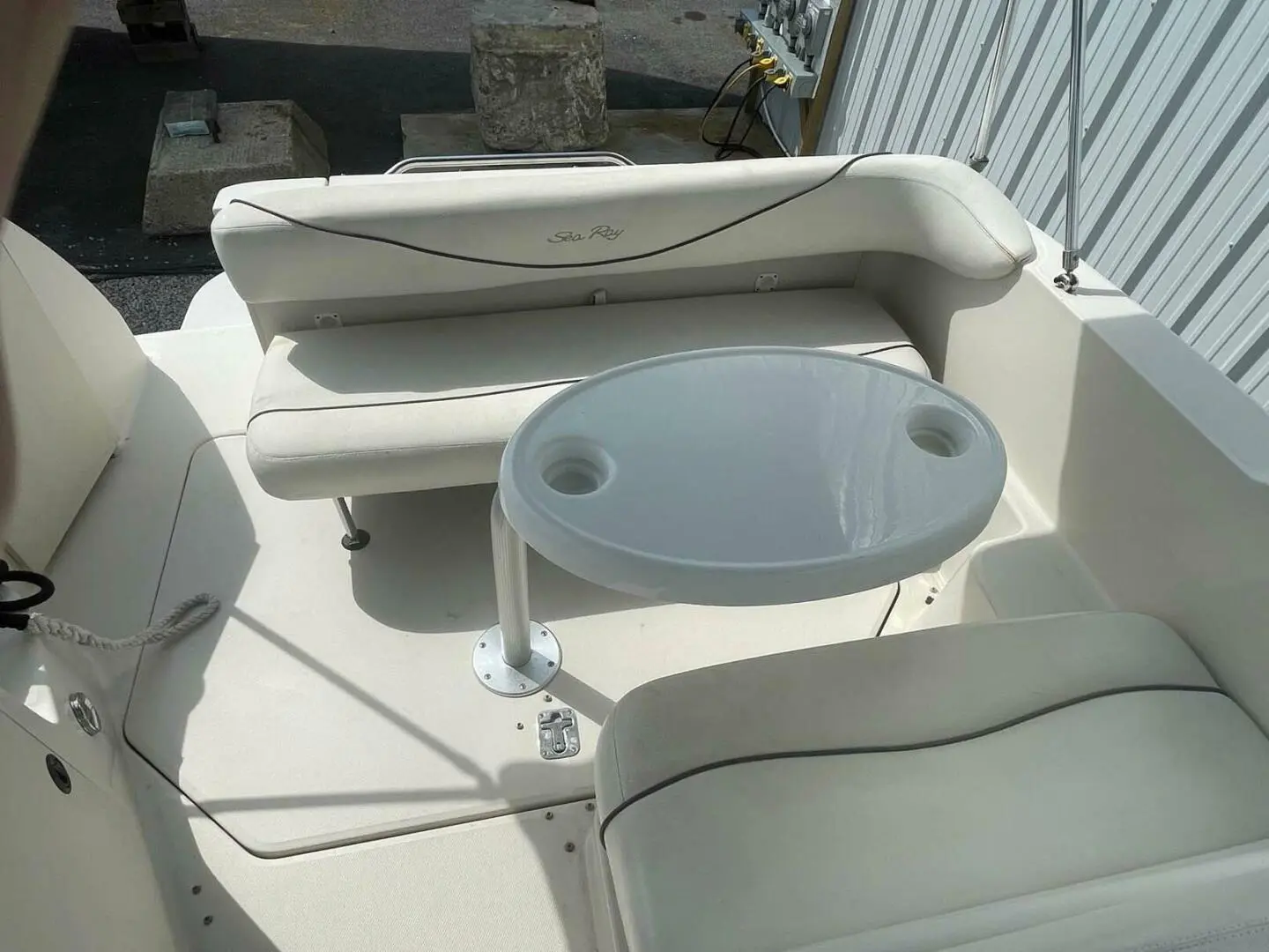 2004 Sea Ray 240 sundancer