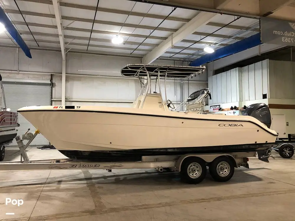 2022 Cobia Boats 237 cc