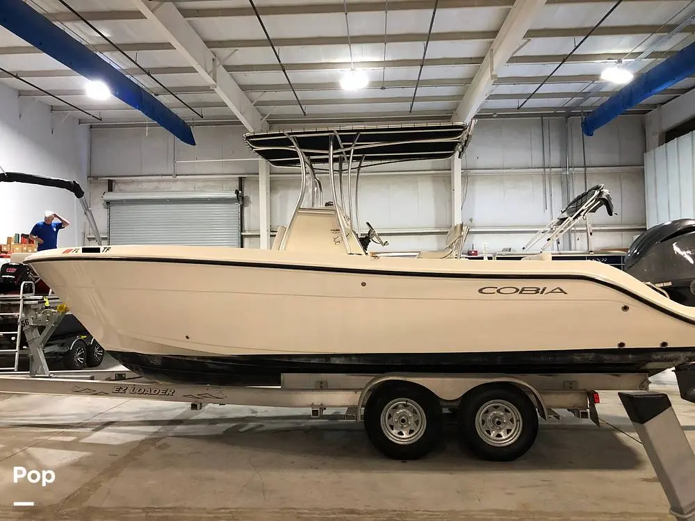 2022 Cobia Boats 237 cc