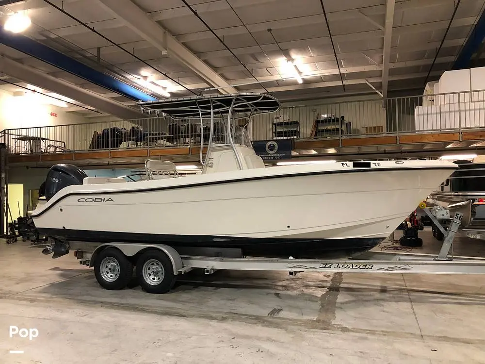 2022 Cobia Boats 237 cc