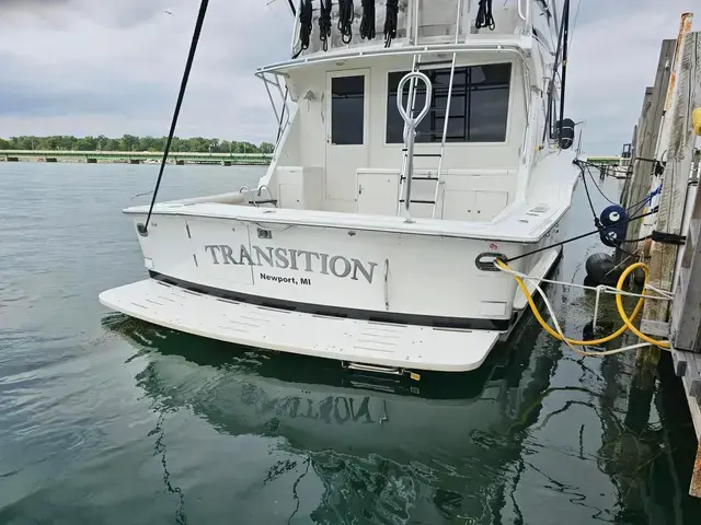 Hatteras Freshwater Convertible