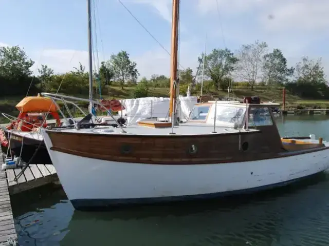 Classic Alan Buchanan 24ft Motor Sailer