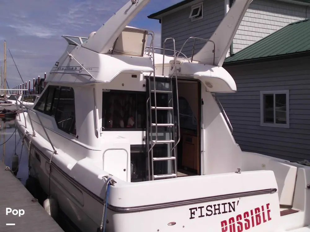 2000 Bayliner 3388 command bridge