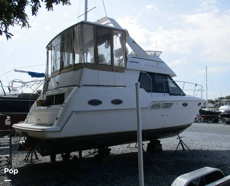 2000 Carver 326 aft cabin