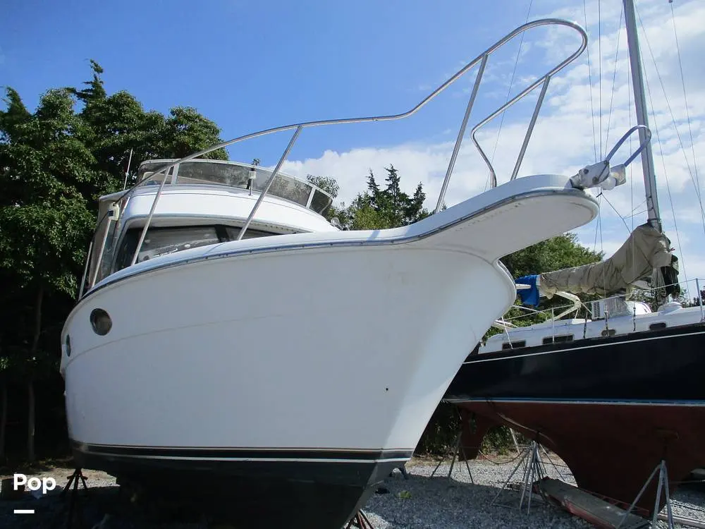 2000 Carver 326 aft cabin