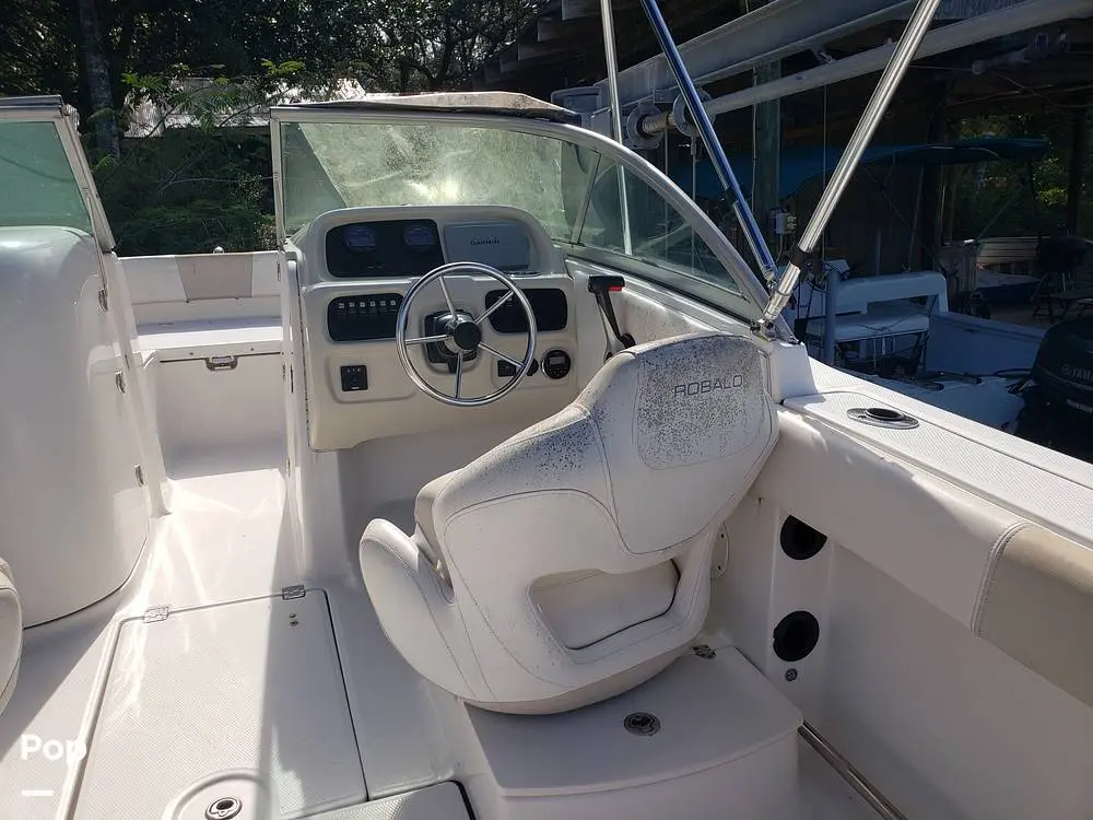 2013 Robalo r207