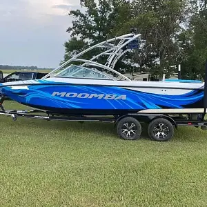 2004 Moomba Mobius XLV