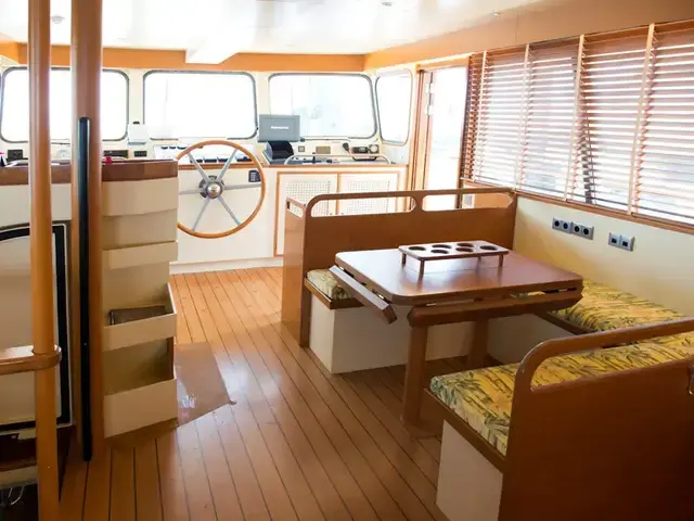 M/Y Trawler Zeewoelf