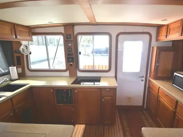 Maine Cat Power Catamaran Flybridge