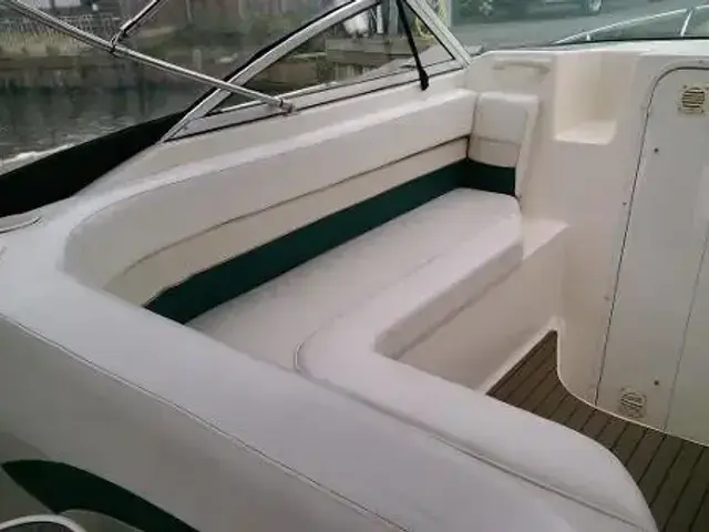 Rinker Fiesta Vee 266