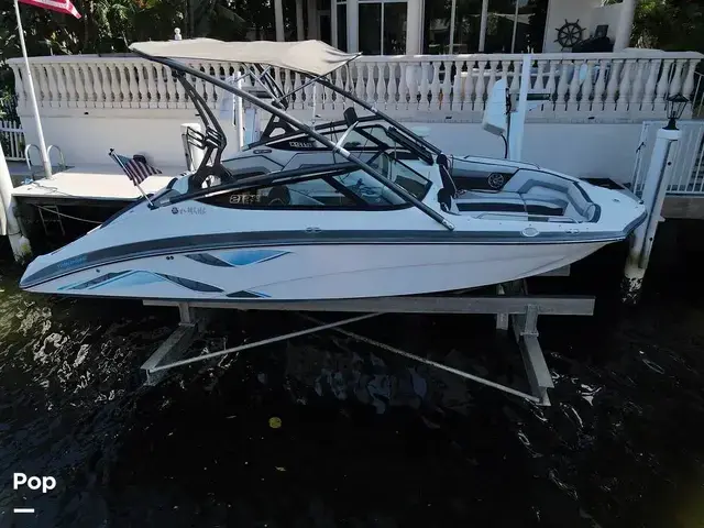 Yamaha Boats 212X