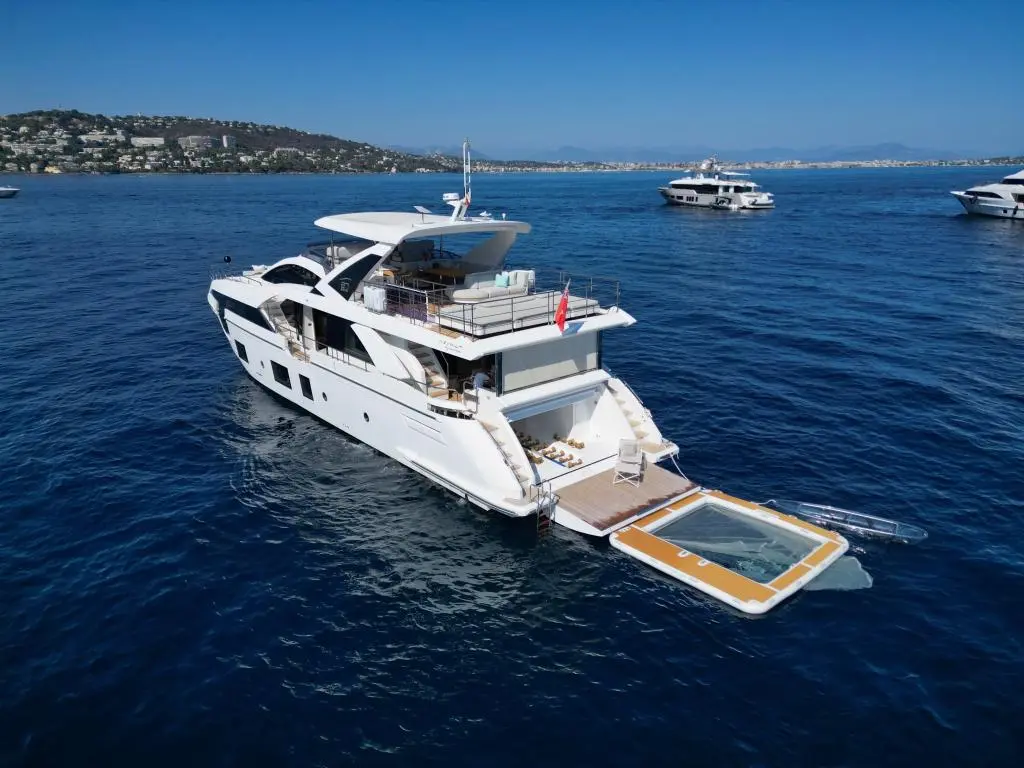 2018 Azimut grande 27 metri