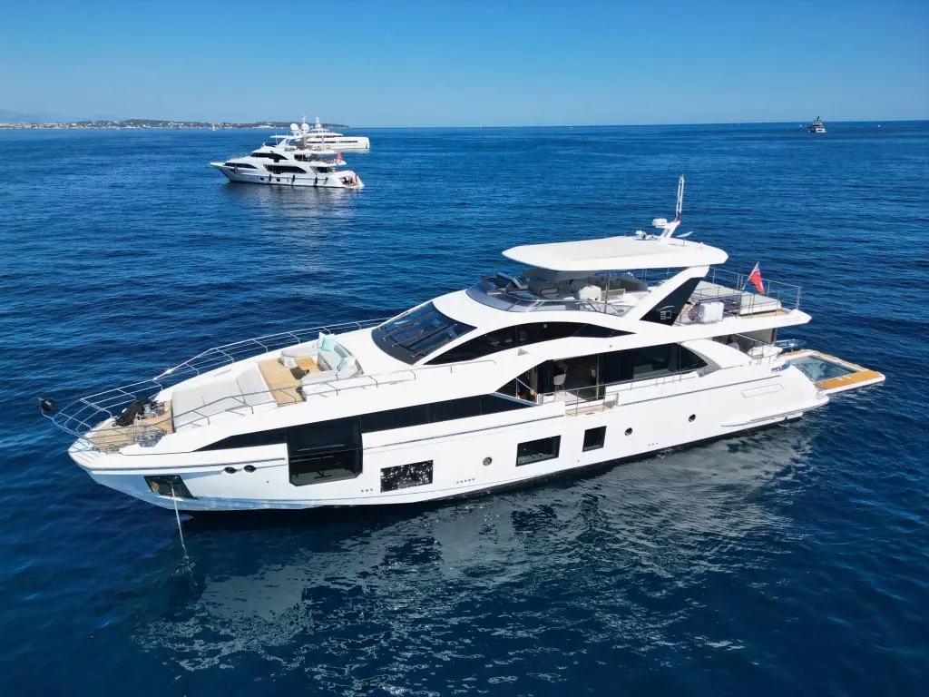 2018 Azimut grande 27 metri