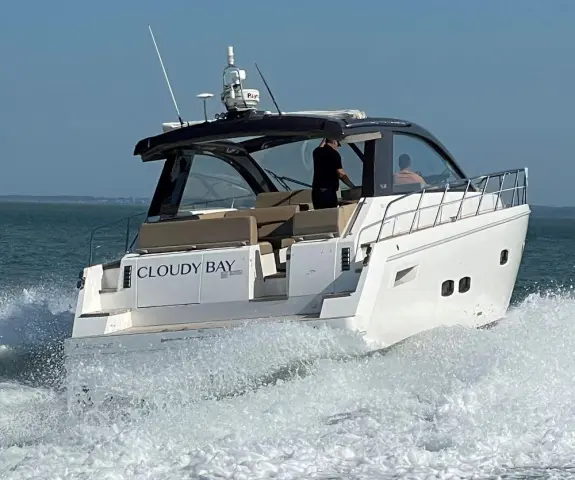 2010 Sealine sc 47