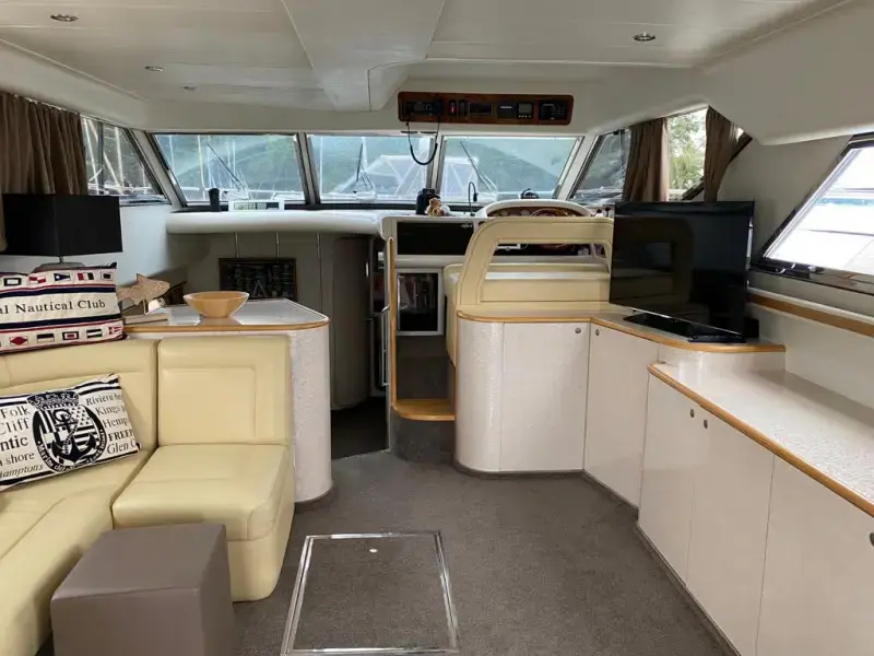 1993 Princess 470