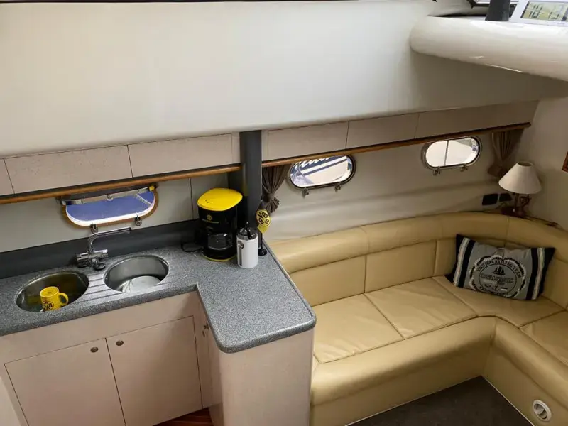 1993 Princess 470