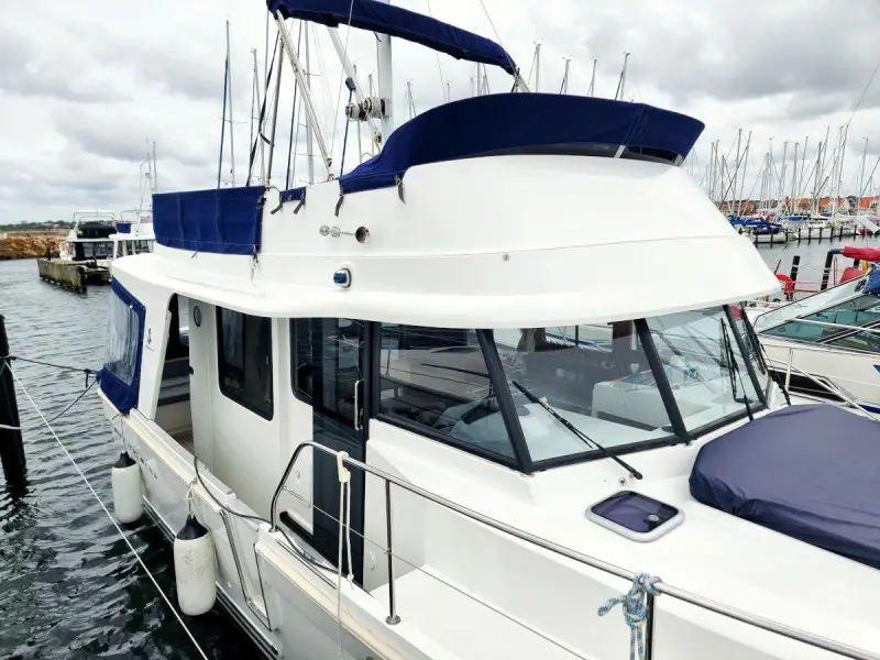 2015 Beneteau swift trawler 34 fly