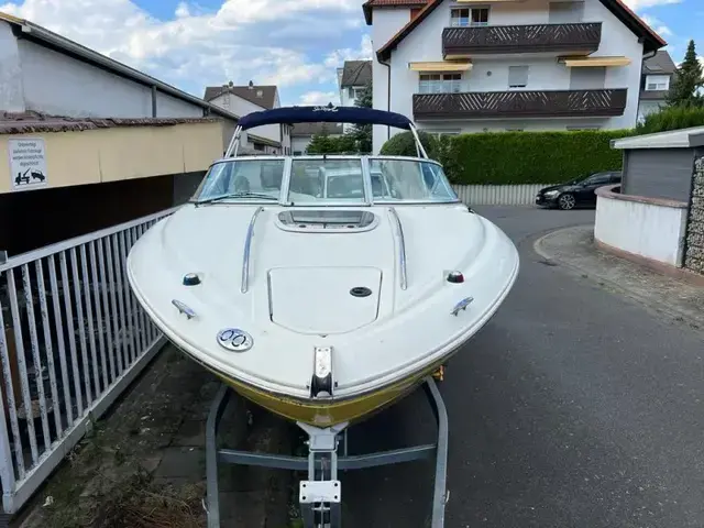 Sea Ray 220 Signature Select