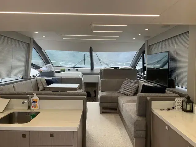 Sunseeker Manhattan 52