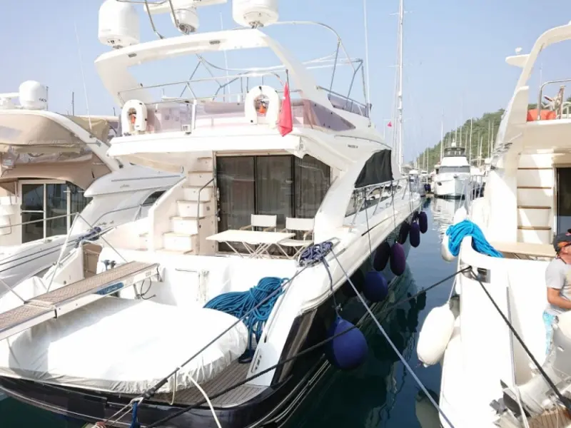 2010 Princess 54