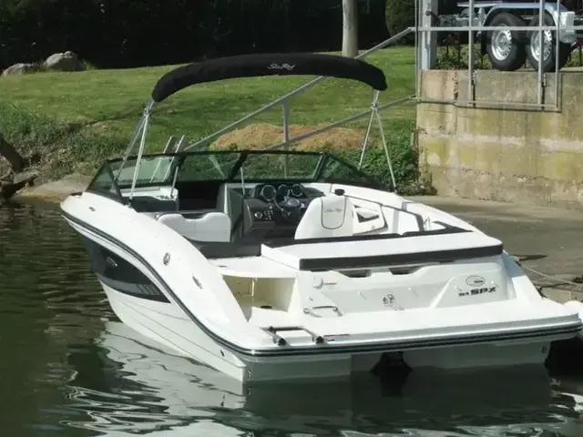 Sea Ray 210 Bowrider