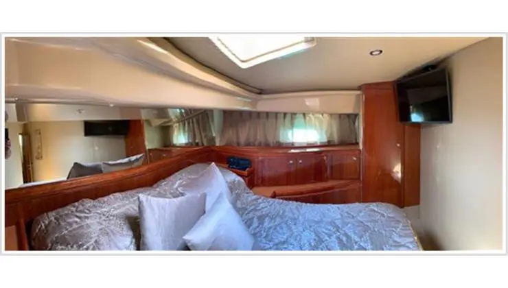 2004 Ferretti 620