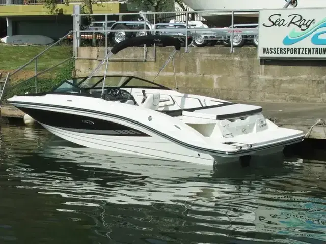 Sea Ray 210 Bowrider