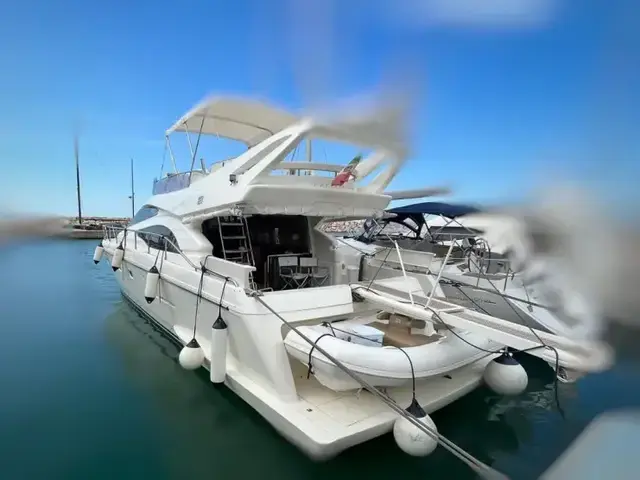 Ferretti Yachts 530