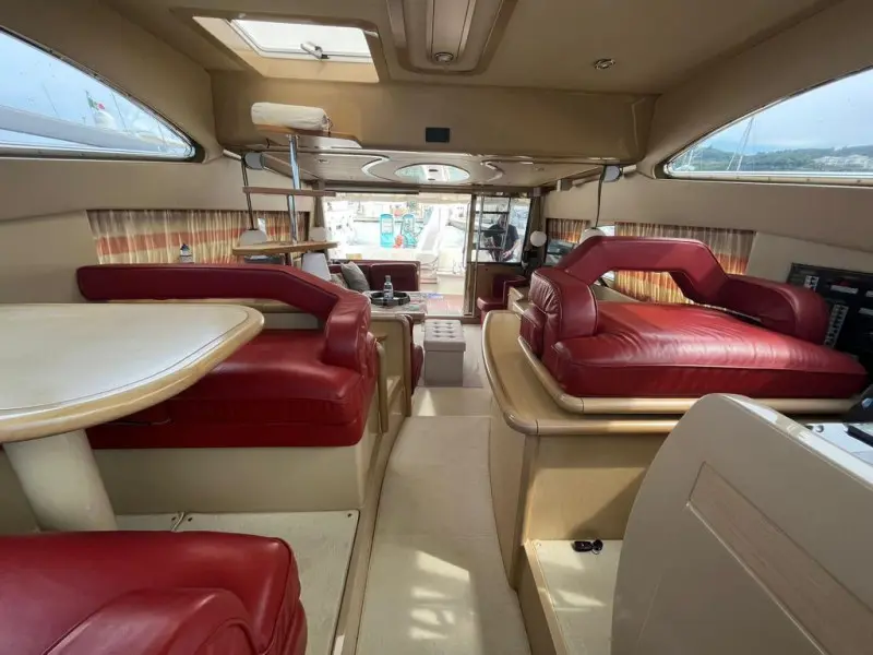 2005 Ferretti 530