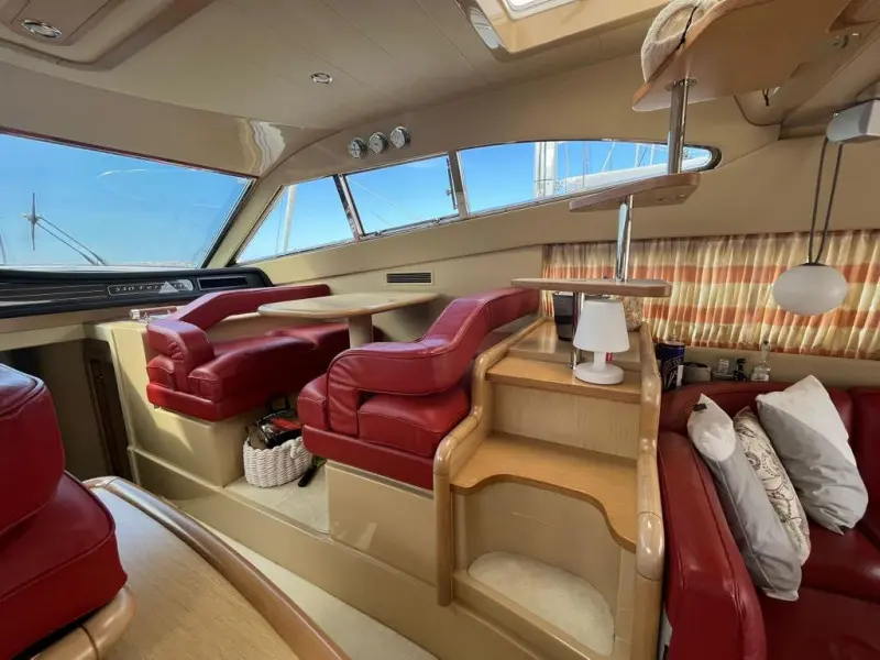 2005 Ferretti 530