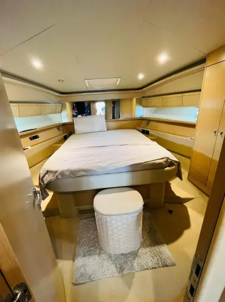 2005 Ferretti 530