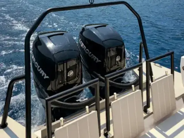 Axopar 37 Sport Cabin