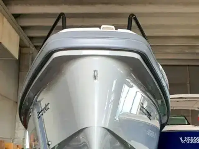 Axopar 37 Sport Cabin