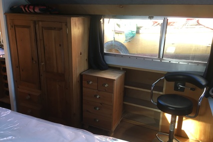 Houseboat On London Mooring Widebeam Bounty 37 Refurbished River Cruiser 37 x 12 Bounty 37