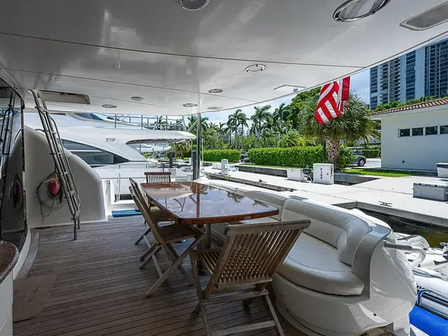 Lazzara Yachts 80 Skylounge M.Y.