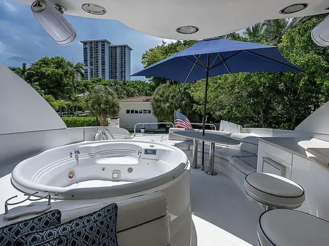 Lazzara Yachts 80 Skylounge M.Y.