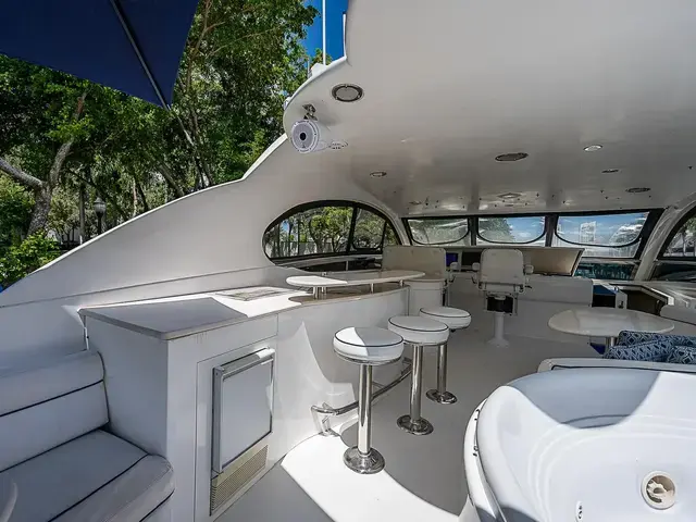 Lazzara Yachts 80 Skylounge M.Y.