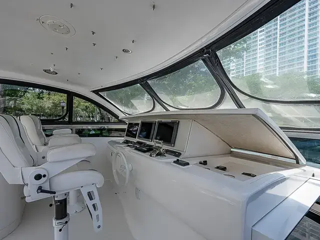 Lazzara Yachts 80 Skylounge M.Y.