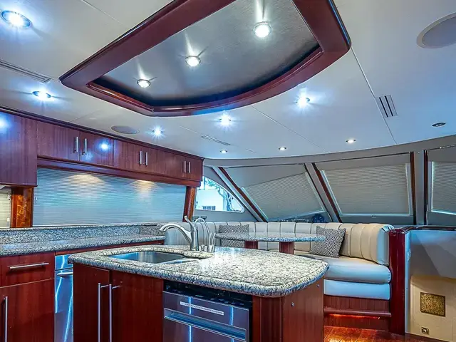 Lazzara Yachts 80 Skylounge M.Y.